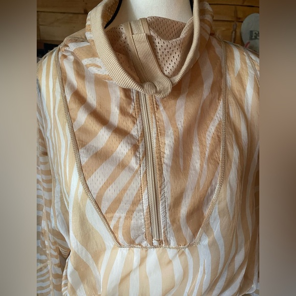 NWOT Free People Movement Tan Zebra Print Cowl neck bottom and sleeve trim - Picture 2 of 14
